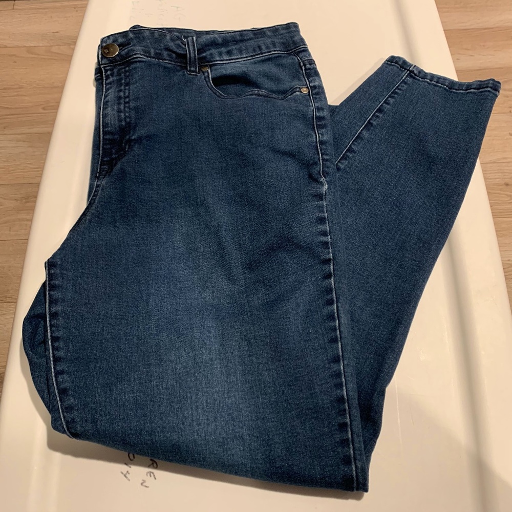 Avenue Denim Skinny Jeans Dark Wash Average